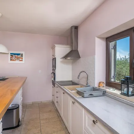 4 Bedroom Cozy In *