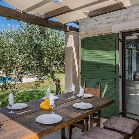 Holiday home 4 Bedroom Cozy In *