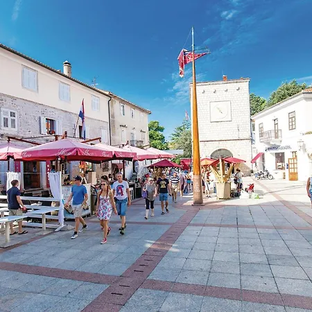 4 Bedroom Cozy In Linardići